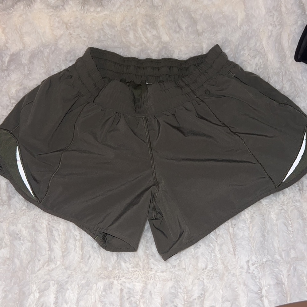 Lululemon hotty hot shorts - Picture 4 of 4